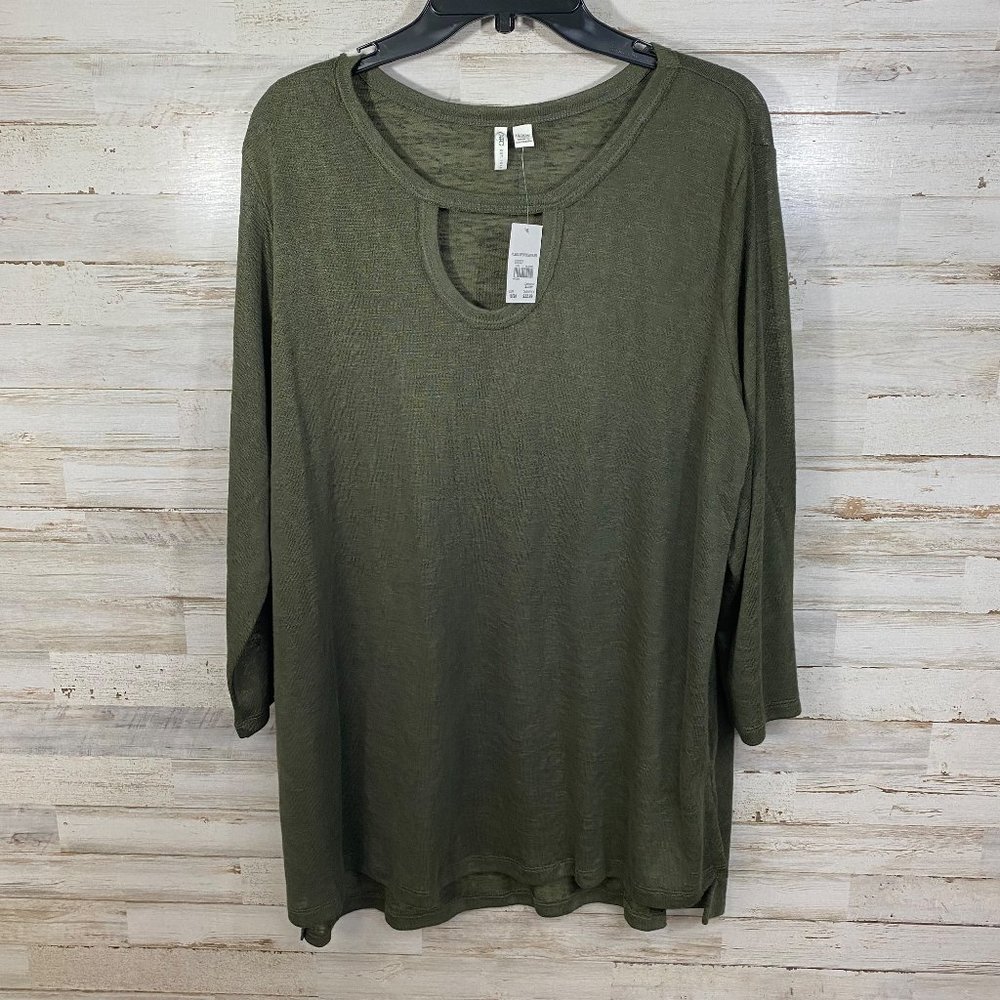 NWT Catos Women's Top Size 18/20W